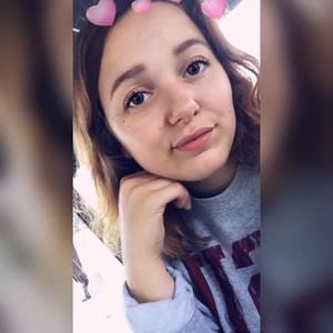 Meet your Posher, Cece